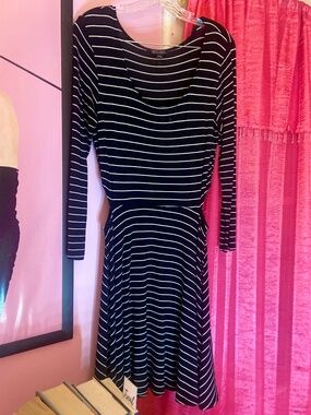 American Eagle Cut Out Sides Striped Fit and Flare Black/White Women’s Medium